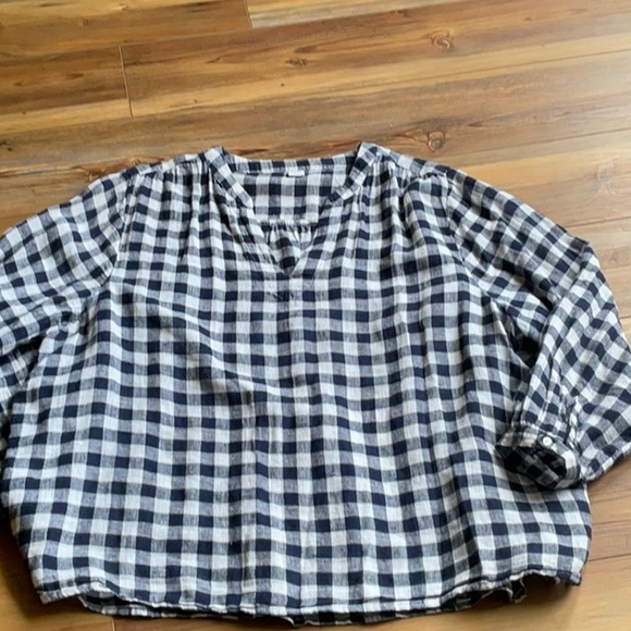 Old Navy Tops - 💖Old Navy long sleeve plaid shirt